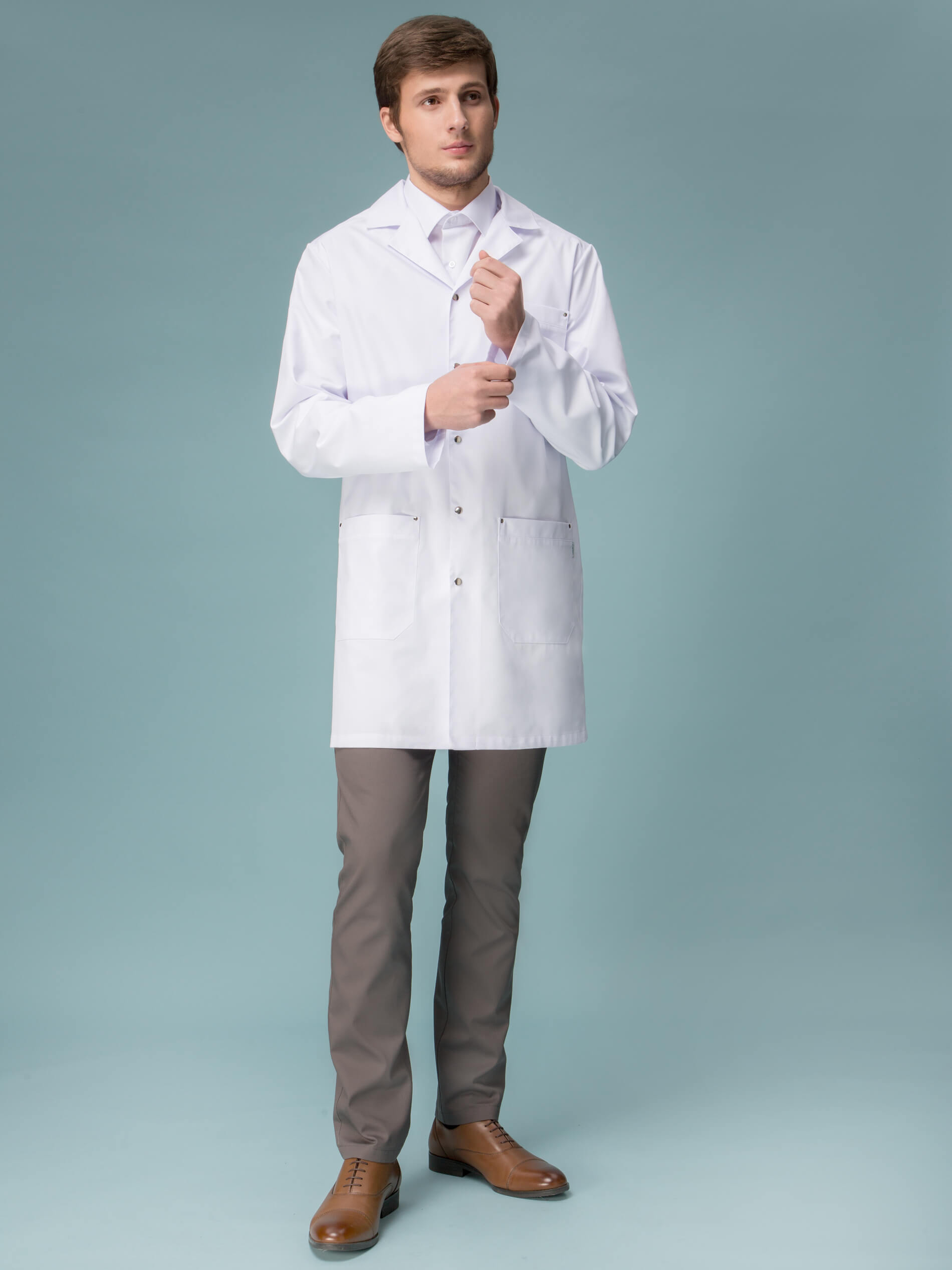 Доктор в белом халате
